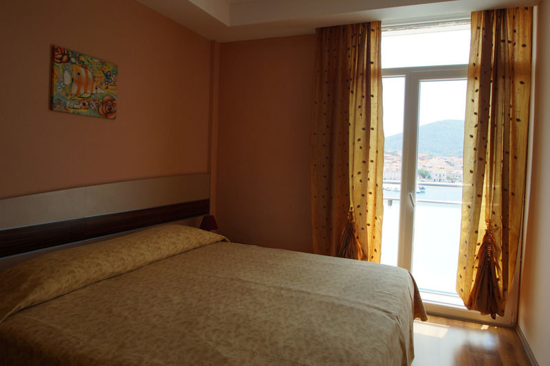 Hotel Posejdon Vela Luka Extérieur photo